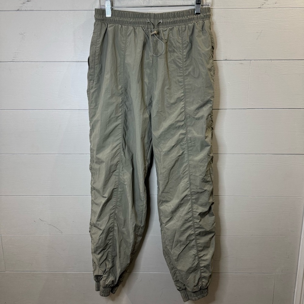 Wilo The Label | Parachute Jogger Pants in Sage Green Size Medium